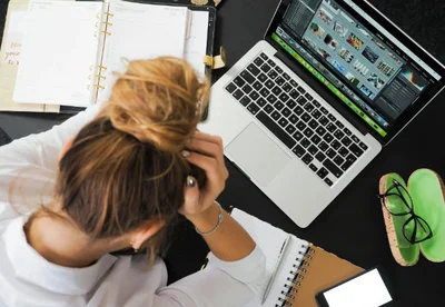 Digitale Stressauslöser im Betrieb erkennen und managen